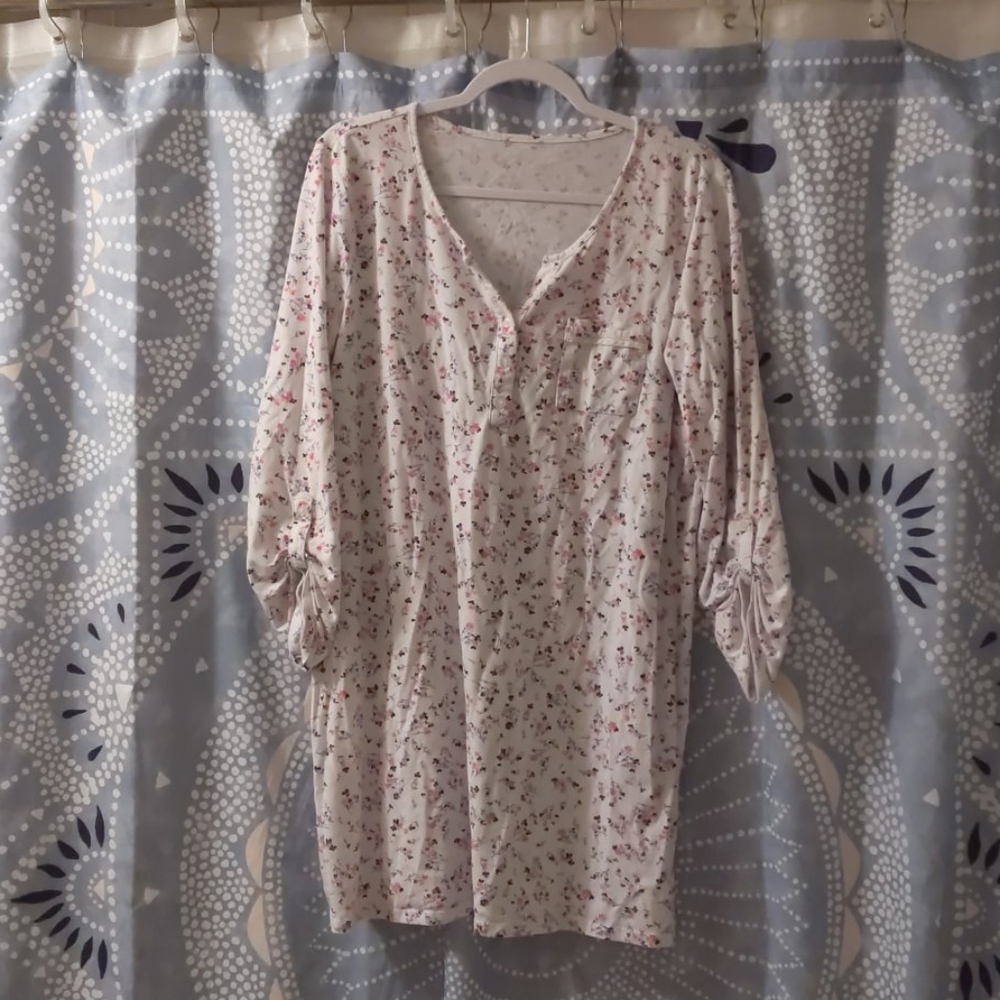Women's nightshirt